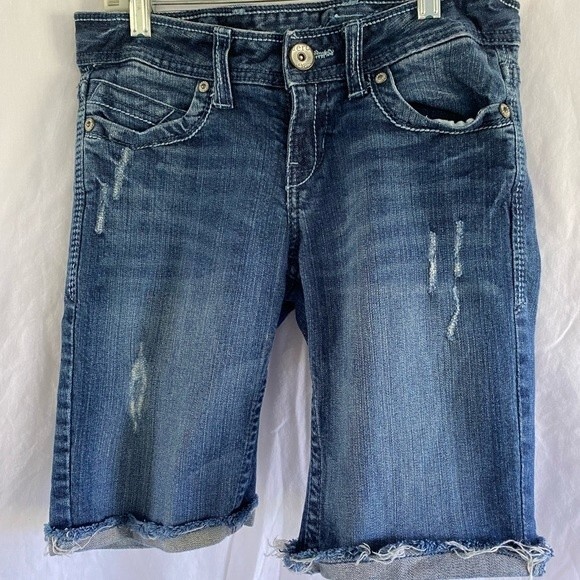 Ladies Teens Womens Aeropostale Bermuda Blue Jean shorts sz 1/2 - Picture 1 of 8